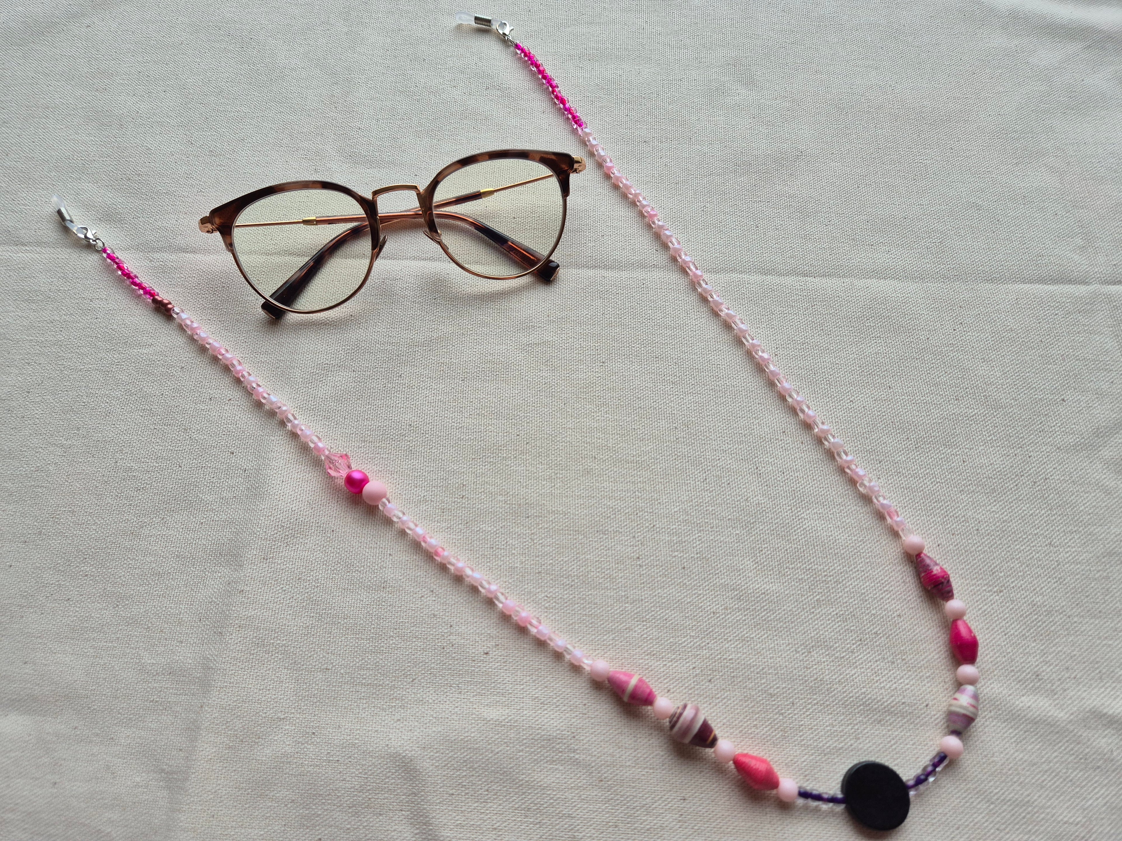 Accroche lunette - pink lady